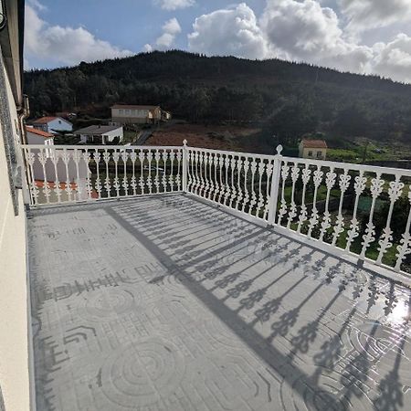 Vivienda Turistica Vacacional Maricarmen Hotel Arou Exterior foto