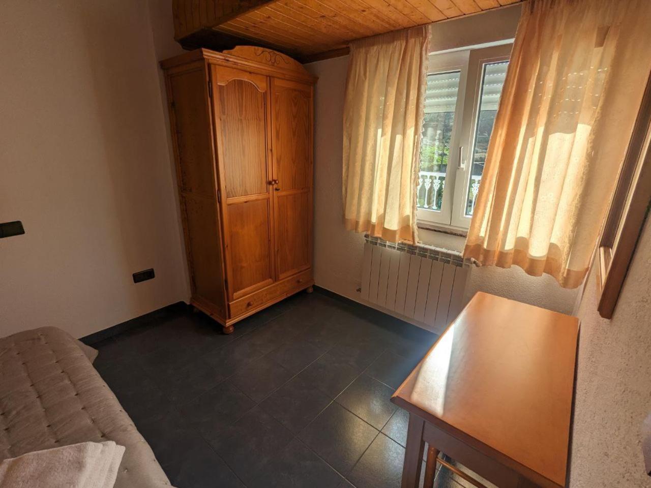 Vivienda Turistica Vacacional Maricarmen Hotel Arou Exterior foto
