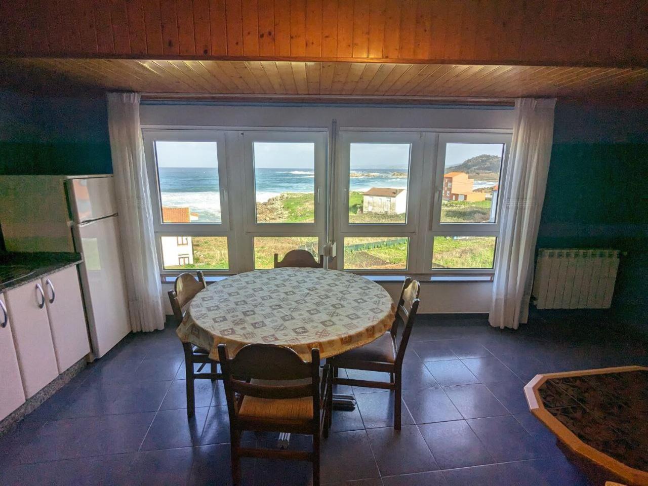 Vivienda Turistica Vacacional Maricarmen Hotel Arou Exterior foto