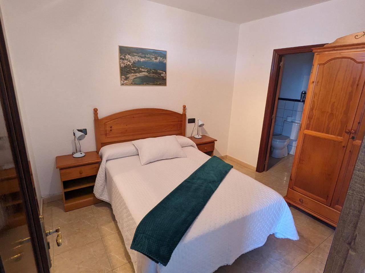 Vivienda Turistica Vacacional Maricarmen Hotel Arou Exterior foto