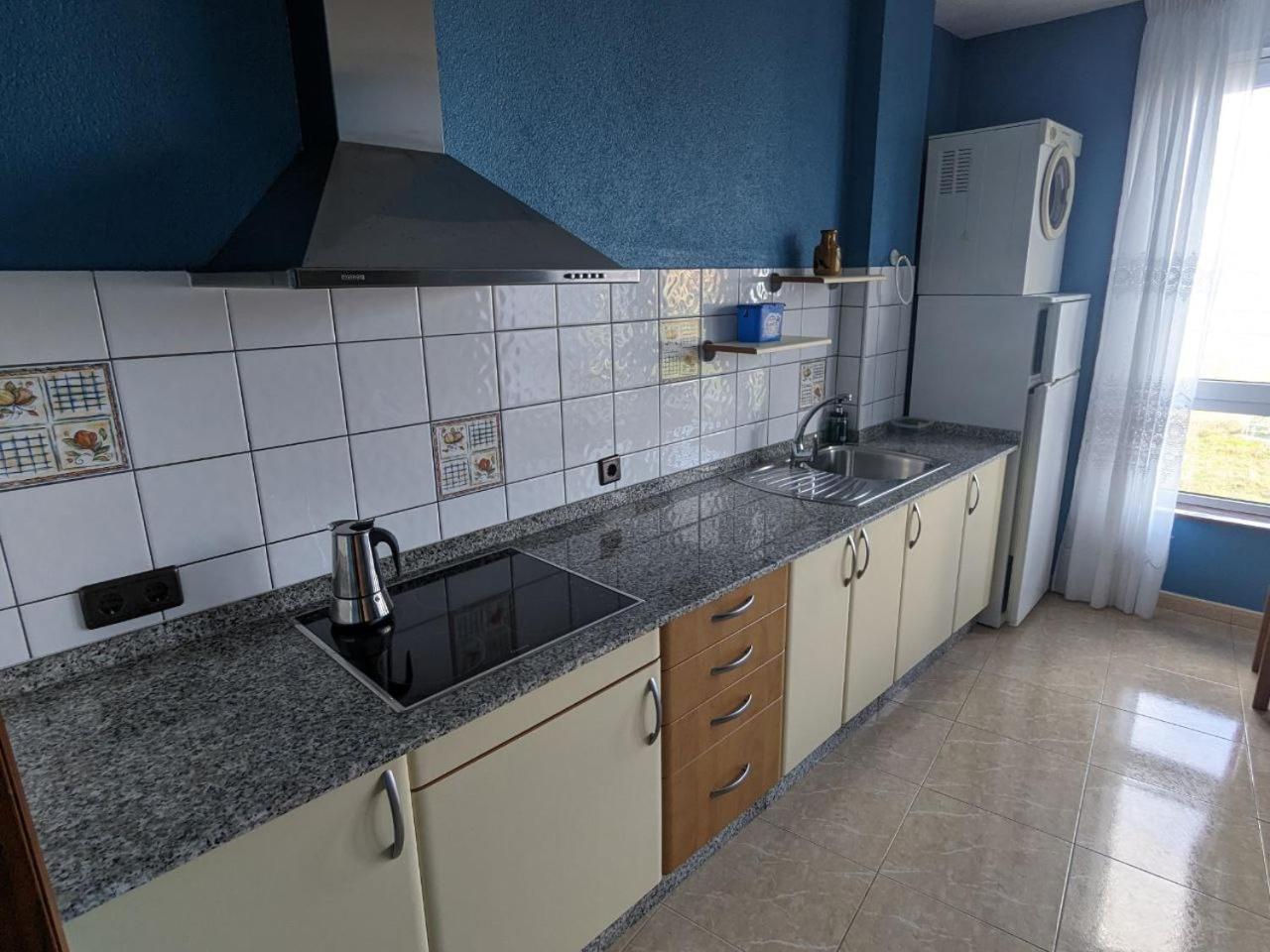 Vivienda Turistica Vacacional Maricarmen Hotel Arou Exterior foto
