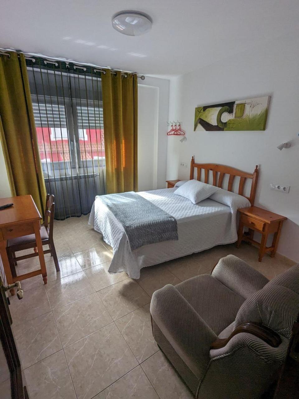Vivienda Turistica Vacacional Maricarmen Hotel Arou Exterior foto